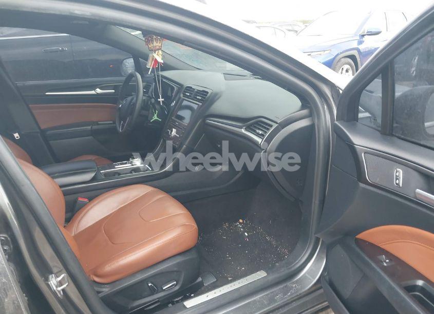 Photo 5 of 2020 Ford Fusion TITANIUM (VIN 3FA6P0K92LR151983)