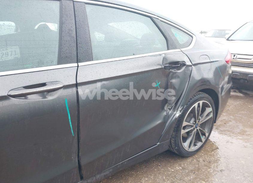 Photo 18 of 2020 Ford Fusion TITANIUM (VIN 3FA6P0K97LR192657)