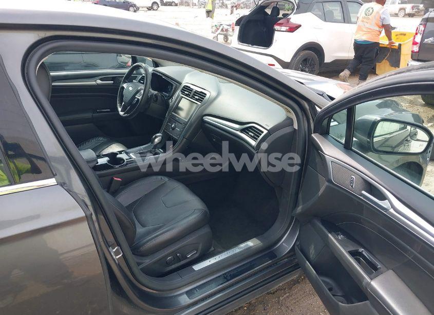 Photo 5 of 2016 Ford Fusion TITANIUM (VIN 3FA6P0K9XGR198085)