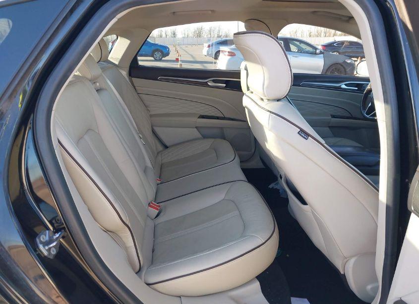 Photo 8 of 2017 Ford Fusion PLATINUM (VIN 3FA6P0K9XHR335026)