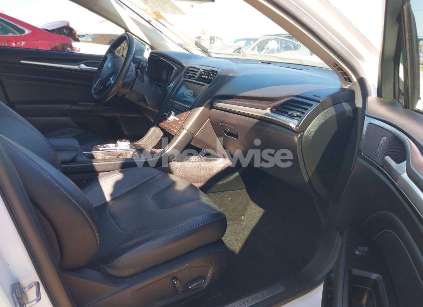 Photo 5 of 2020 Ford Fusion TITANIUM (VIN 3FA6P0K9XLR131657)