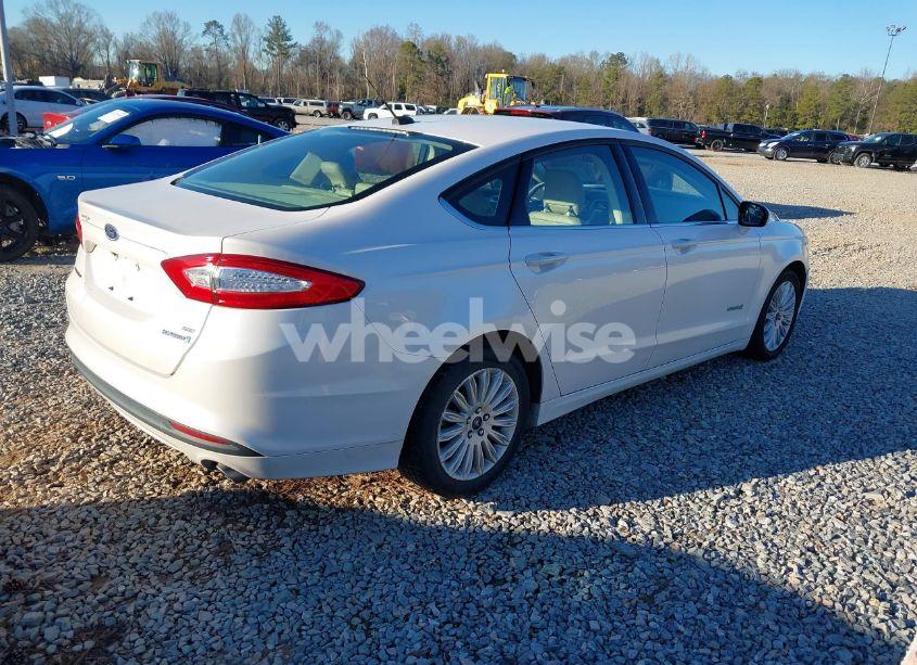 Photo 4 of 2014 Ford Fusion HYBRID SE (VIN 3FA6P0LU0ER343652)