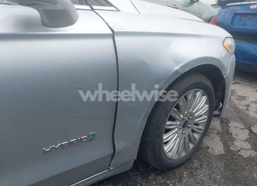 Photo 6 of 2015 Ford Fusion HYBRID SE (VIN 3FA6P0LU0FR157739)