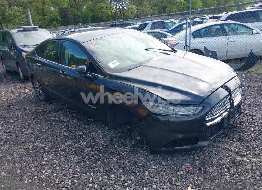 2015 Ford Fusion HYBRID SE (VIN 3FA6P0LU0FR229409) main photo