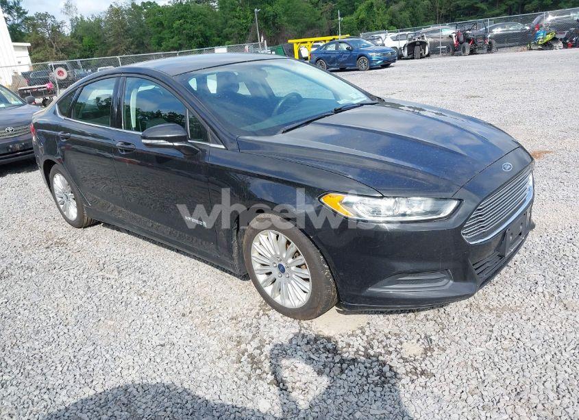 2015 Ford Fusion HYBRID SE (VIN 3FA6P0LU0FR236411) main photo