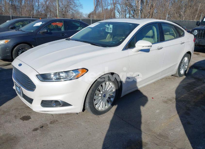 Photo 2 of 2016 Ford Fusion HYBRID SE (VIN 3FA6P0LU0GR133474)