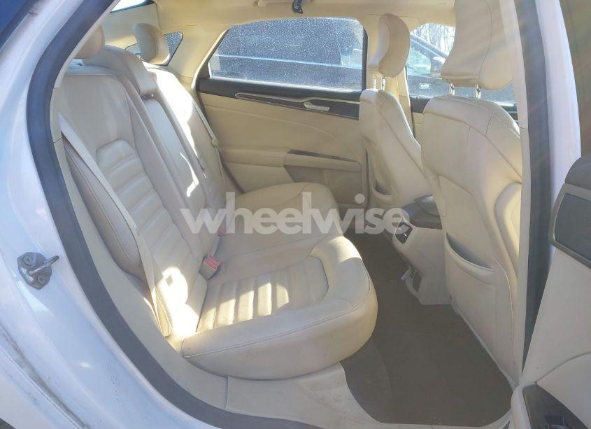 Photo 8 of 2016 Ford Fusion HYBRID SE (VIN 3FA6P0LU0GR133474)