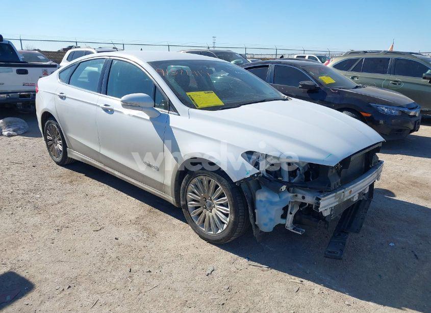 2016 Ford Fusion HYBRID SE (VIN 3FA6P0LU0GR227225) main photo