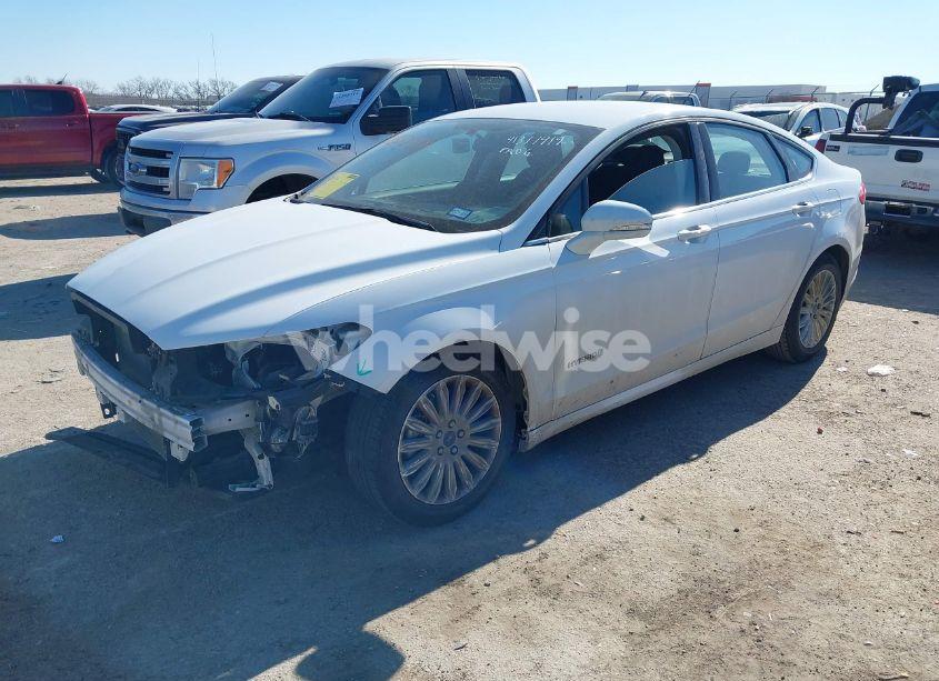 Photo 2 of 2016 Ford Fusion HYBRID SE (VIN 3FA6P0LU0GR227225)
