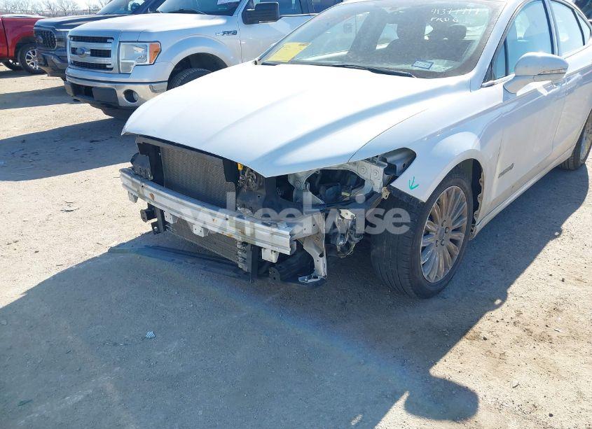 Photo 6 of 2016 Ford Fusion HYBRID SE (VIN 3FA6P0LU0GR227225)