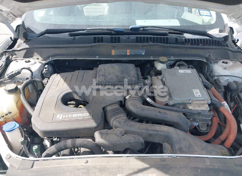 Photo 10 of 2017 Ford Fusion HYBRID SE (VIN 3FA6P0LU0HR165083)