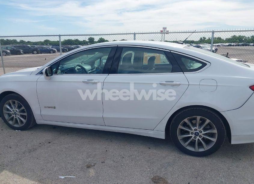Photo 14 of 2017 Ford Fusion HYBRID SE (VIN 3FA6P0LU0HR165083)