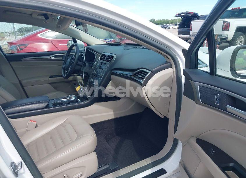 Photo 5 of 2017 Ford Fusion HYBRID SE (VIN 3FA6P0LU0HR165083)