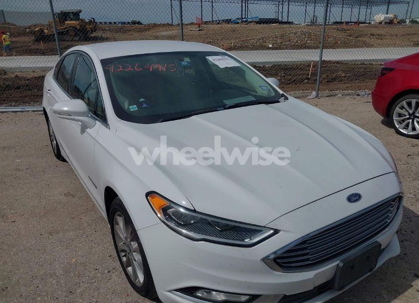 Photo 6 of 2017 Ford Fusion HYBRID SE (VIN 3FA6P0LU0HR165083)