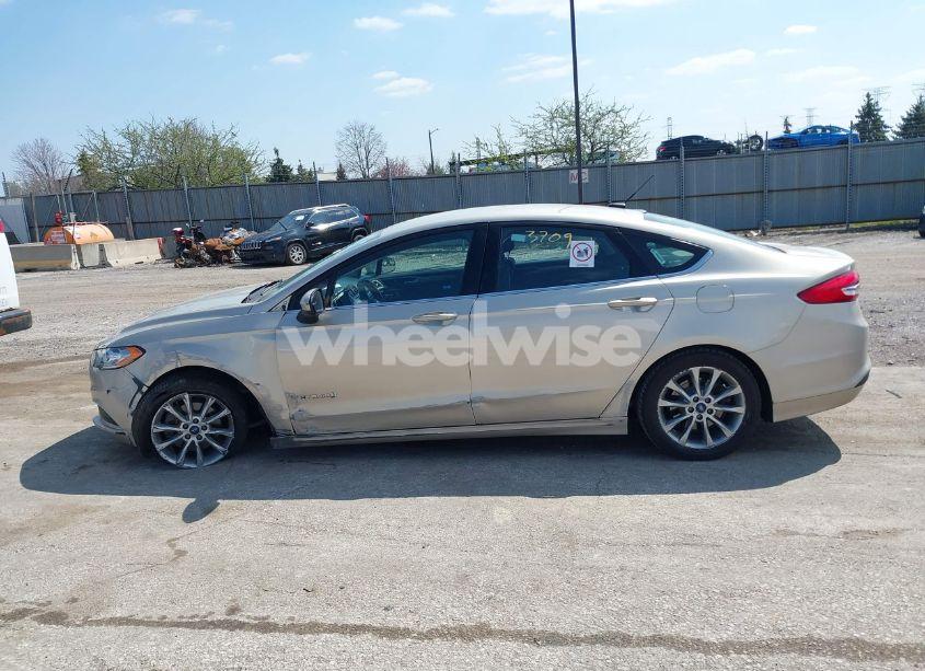 Photo 14 of 2017 Ford Fusion HYBRID SE (VIN 3FA6P0LU0HR166590)