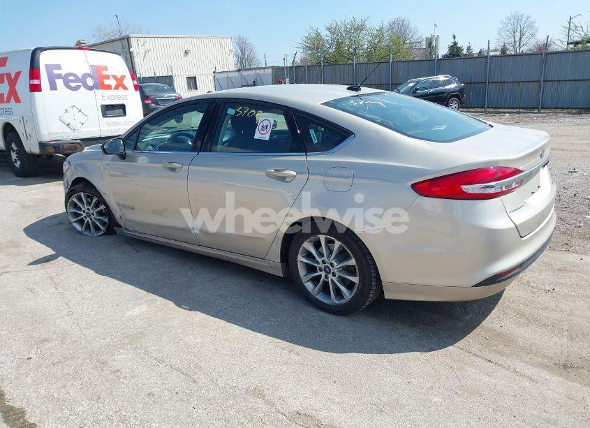 Photo 3 of 2017 Ford Fusion HYBRID SE (VIN 3FA6P0LU0HR166590)