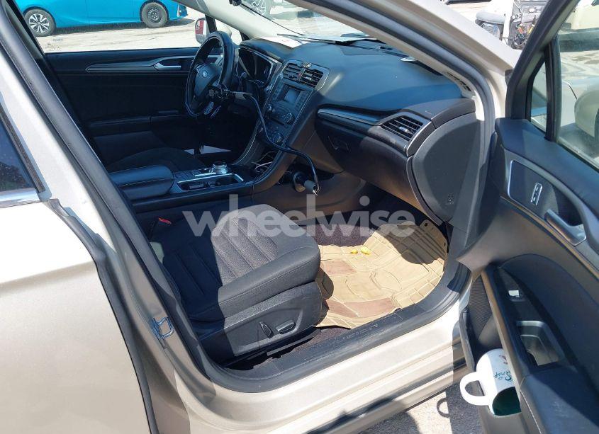 Photo 5 of 2017 Ford Fusion HYBRID SE (VIN 3FA6P0LU0HR166590)