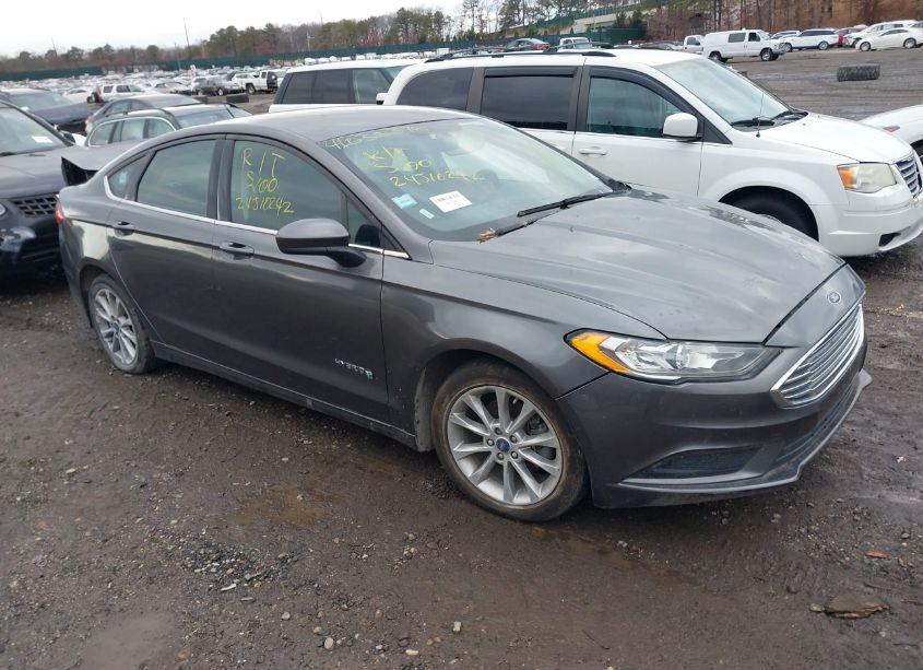 2017 Ford Fusion HYBRID SE (VIN 3FA6P0LU0HR233348) main photo
