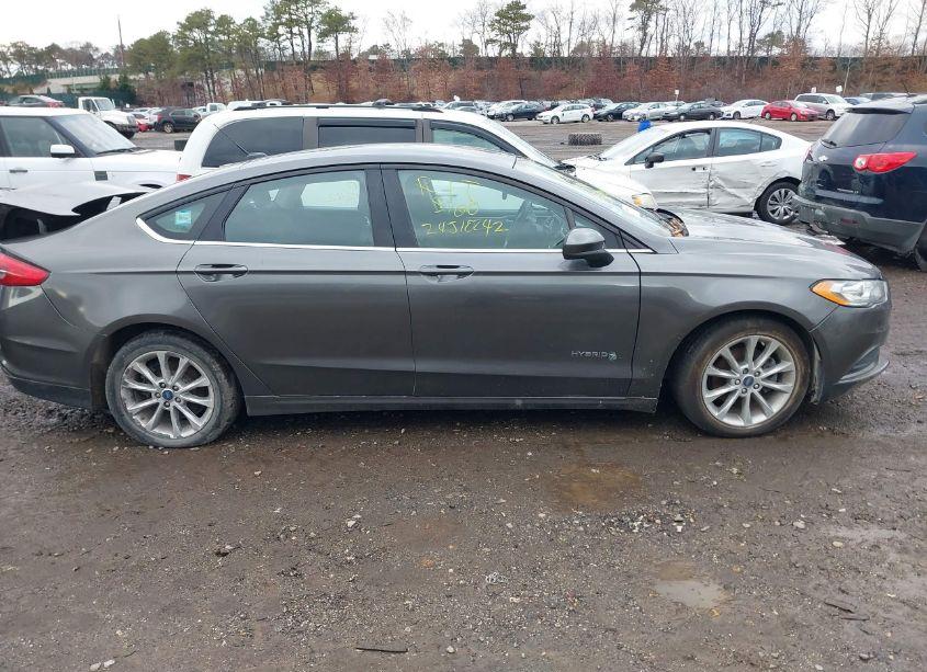 Photo 12 of 2017 Ford Fusion HYBRID SE (VIN 3FA6P0LU0HR233348)