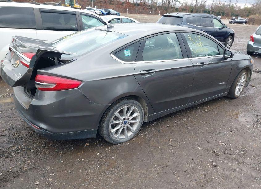 Photo 4 of 2017 Ford Fusion HYBRID SE (VIN 3FA6P0LU0HR233348)