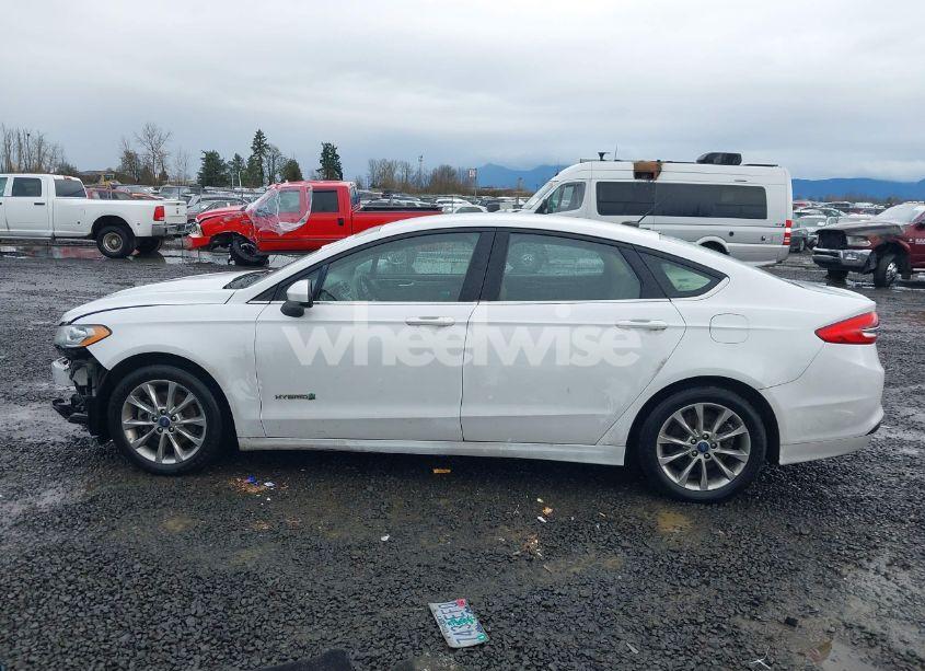 Photo 15 of 2017 Ford Fusion HYBRID SE (VIN 3FA6P0LU0HR238369)