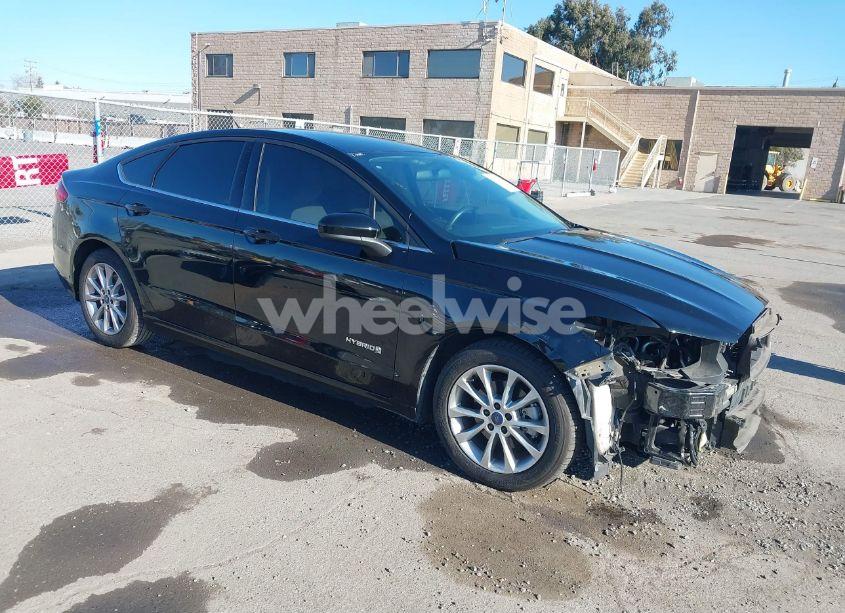 2017 Ford Fusion HYBRID SE (VIN 3FA6P0LU0HR258217) main photo