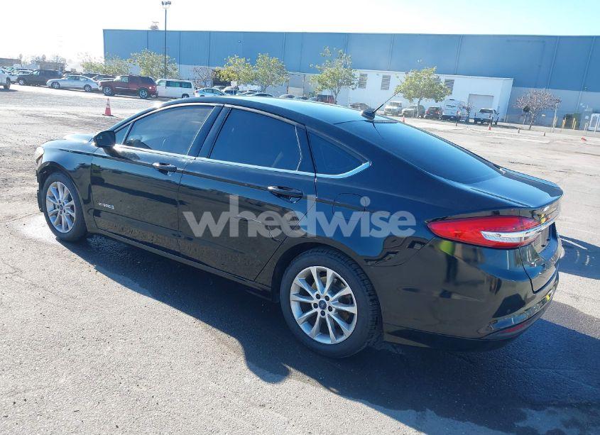 Photo 3 of 2017 Ford Fusion HYBRID SE (VIN 3FA6P0LU0HR258217)