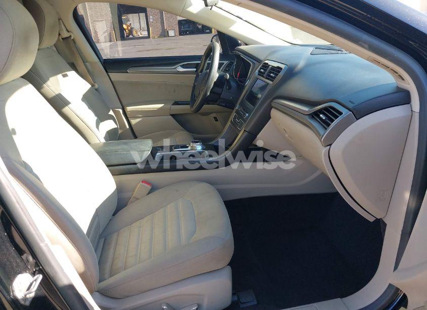 Photo 5 of 2017 Ford Fusion HYBRID SE (VIN 3FA6P0LU0HR258217)