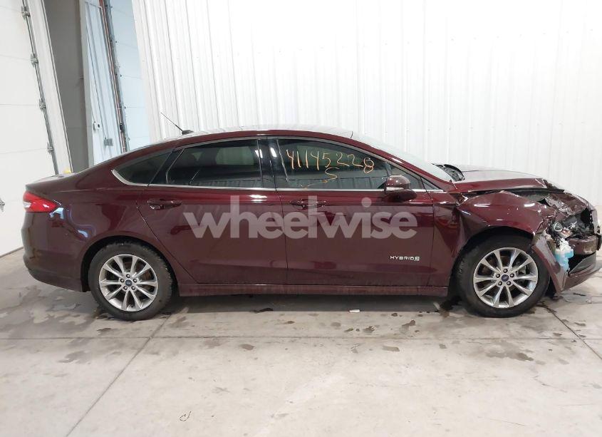 Photo 13 of 2017 Ford Fusion HYBRID SE (VIN 3FA6P0LU0HR305889)