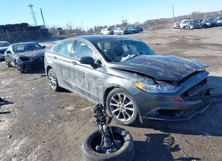 2017 Ford Fusion HYBRID SE (VIN 3FA6P0LU0HR325558) main photo