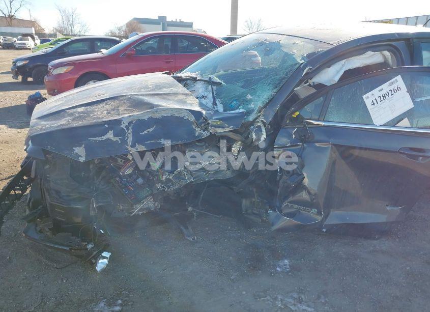 Photo 6 of 2017 Ford Fusion HYBRID SE (VIN 3FA6P0LU0HR325558)