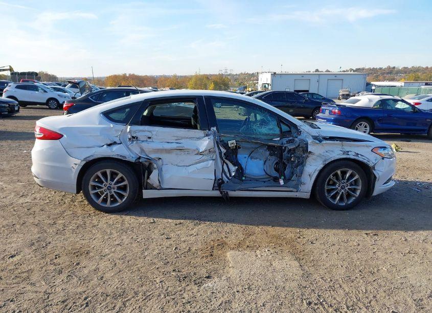 Photo 13 of 2017 Ford Fusion HYBRID SE (VIN 3FA6P0LU0HR384917)