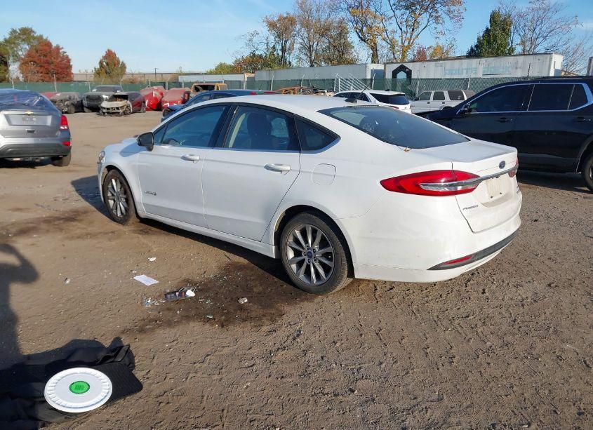 Photo 3 of 2017 Ford Fusion HYBRID SE (VIN 3FA6P0LU0HR384917)