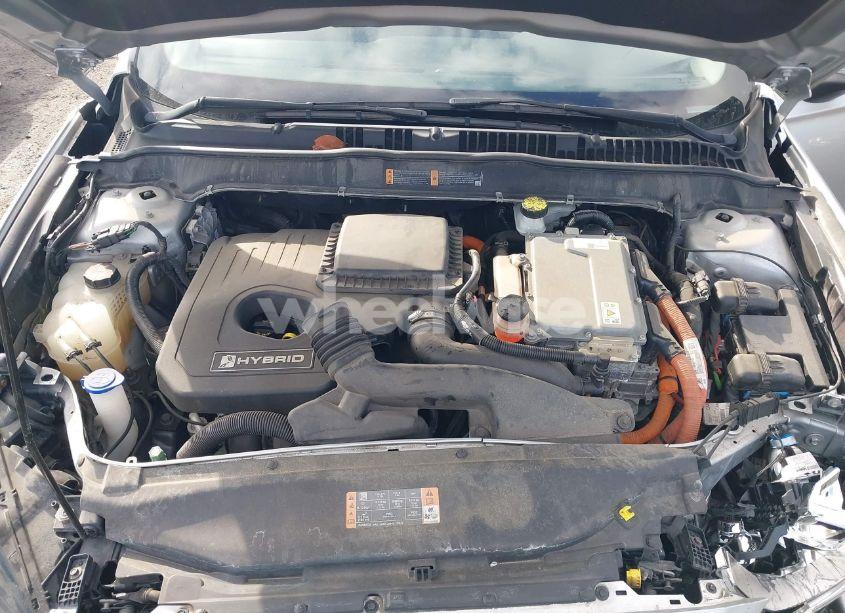 Photo 10 of 2018 Ford Fusion HYBRID SE (VIN 3FA6P0LU0JR127164)