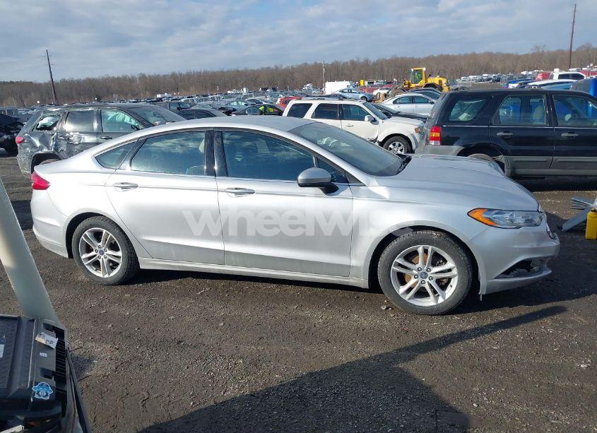 Photo 13 of 2018 Ford Fusion HYBRID SE (VIN 3FA6P0LU0JR127164)