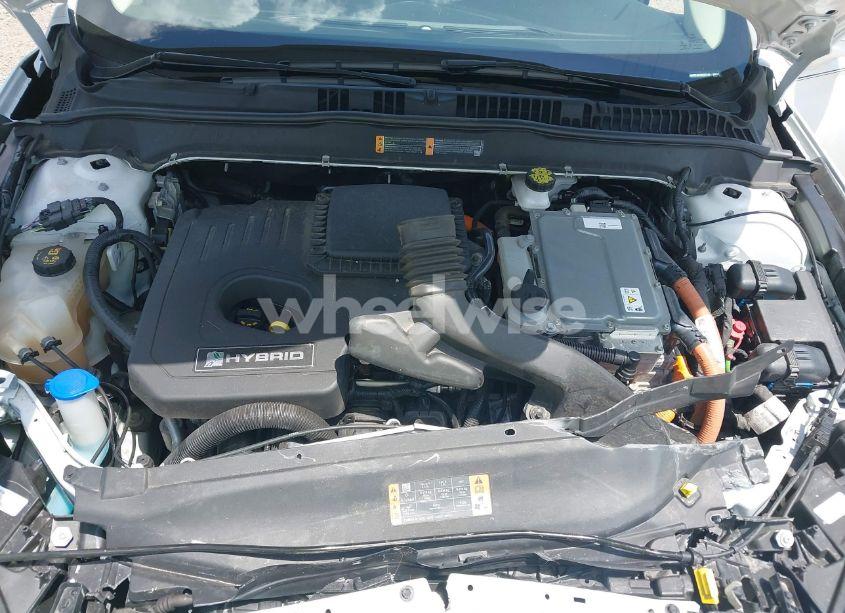 Photo 10 of 2018 Ford Fusion HYBRID SE (VIN 3FA6P0LU0JR287240)
