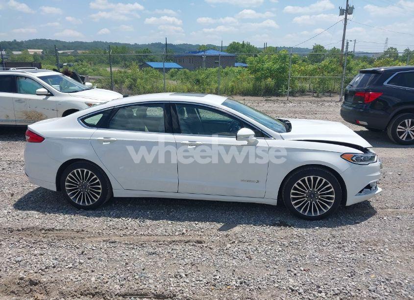 Photo 13 of 2018 Ford Fusion HYBRID SE (VIN 3FA6P0LU0JR287240)