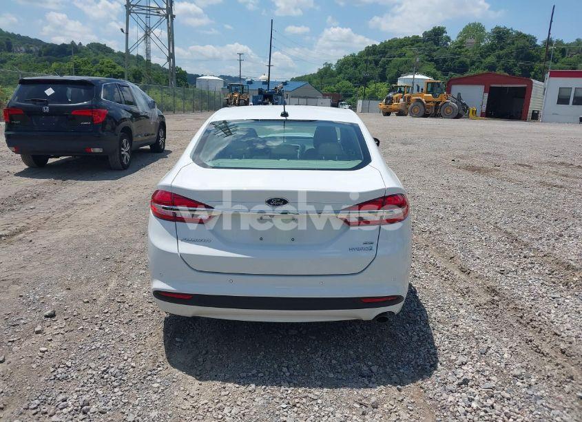 Photo 16 of 2018 Ford Fusion HYBRID SE (VIN 3FA6P0LU0JR287240)