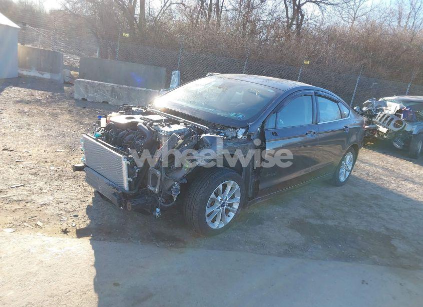 Photo 2 of 2019 Ford Fusion HYBRID SE (VIN 3FA6P0LU0KR101214)