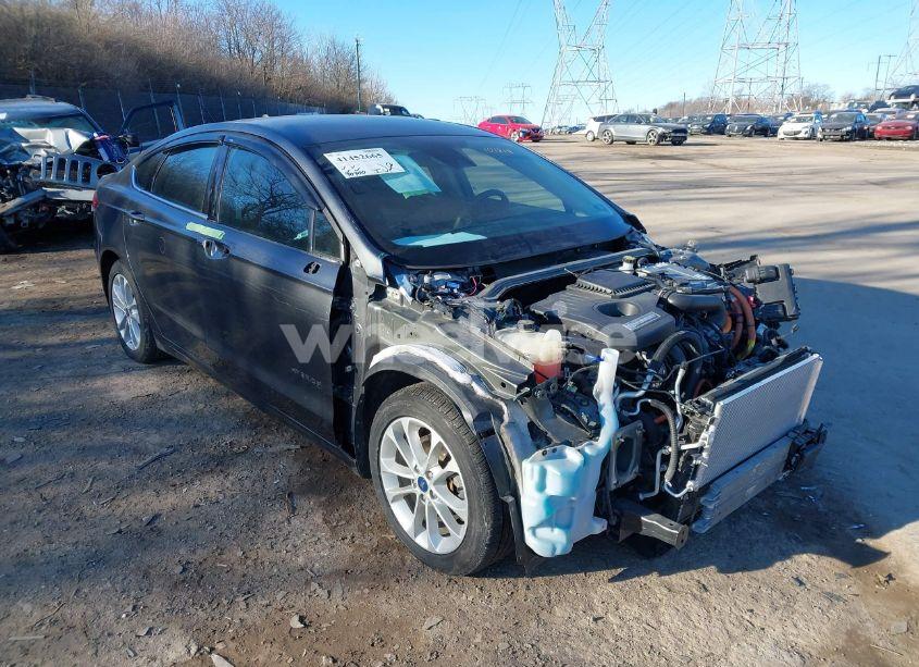 Photo 6 of 2019 Ford Fusion HYBRID SE (VIN 3FA6P0LU0KR101214)