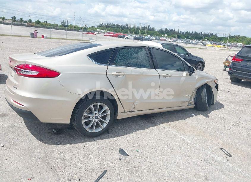 Photo 20 of 2019 Ford Fusion HYBRID SE (VIN 3FA6P0LU0KR155046)