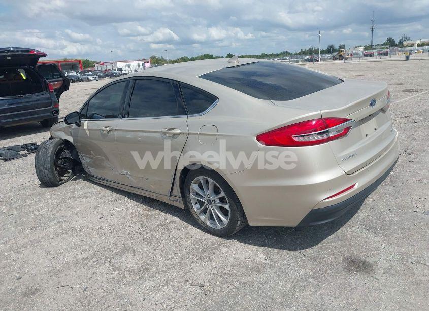 Photo 3 of 2019 Ford Fusion HYBRID SE (VIN 3FA6P0LU0KR155046)