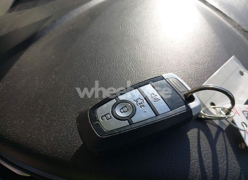 Photo 11 of 2019 Ford Fusion HYBRID SE (VIN 3FA6P0LU0KR188418)