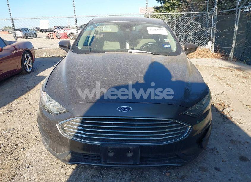 Photo 12 of 2019 Ford Fusion HYBRID SE (VIN 3FA6P0LU0KR188418)