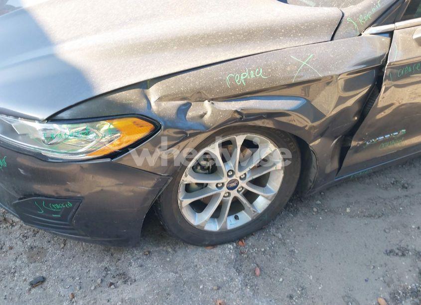 Photo 6 of 2019 Ford Fusion HYBRID SE (VIN 3FA6P0LU0KR188418)