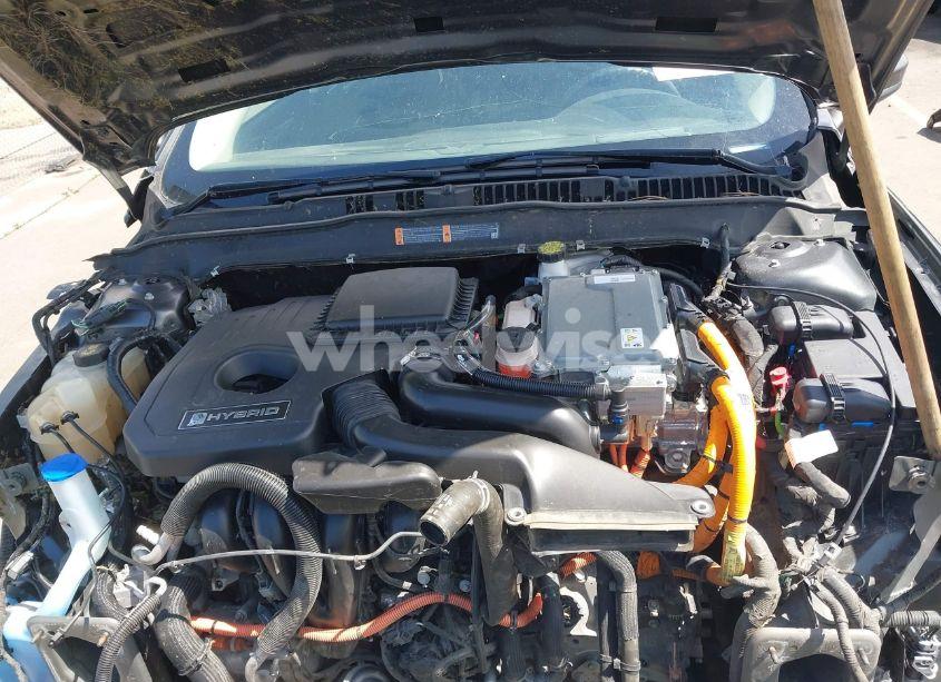 Photo 10 of 2019 Ford Fusion HYBRID SE (VIN 3FA6P0LU0KR216668)