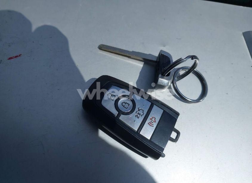 Photo 11 of 2019 Ford Fusion HYBRID SE (VIN 3FA6P0LU0KR216668)