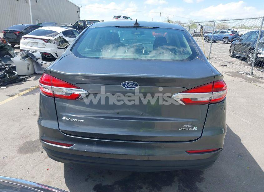 Photo 17 of 2019 Ford Fusion HYBRID SE (VIN 3FA6P0LU0KR216668)