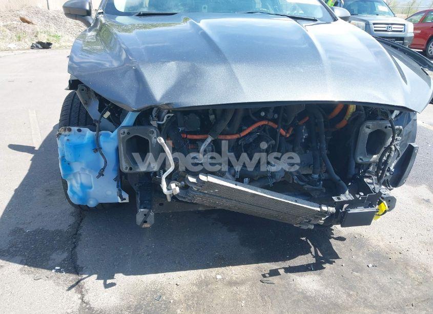 Photo 6 of 2019 Ford Fusion HYBRID SE (VIN 3FA6P0LU0KR216668)