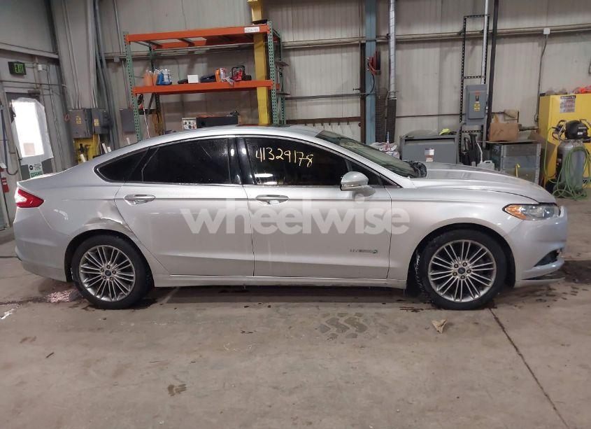 Photo 13 of 2013 Ford Fusion HYBRID SE (VIN 3FA6P0LU1DR144737)